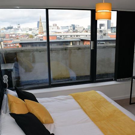 Penthouse - Amazing City Skyline Views - Balcony - Free Extra 2 Hours - Free Parking - Utilita Arena - Bullring Shopping - New St Station- Super King Size Bed Birmingham Exteriör bild