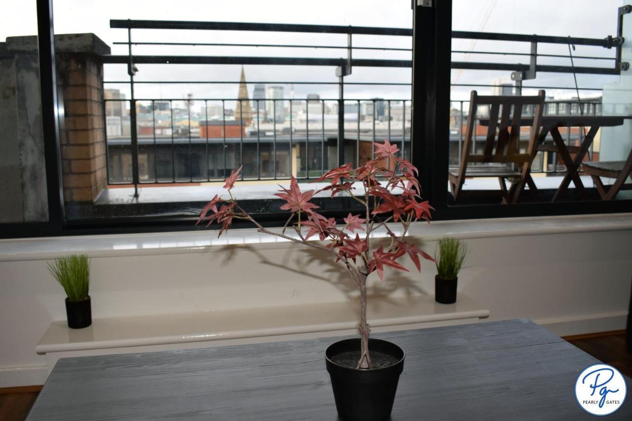 Penthouse - Amazing City Skyline Views - Balcony - Free Extra 2 Hours - Free Parking - Utilita Arena - Bullring Shopping - New St Station- Super King Size Bed Birmingham Exteriör bild