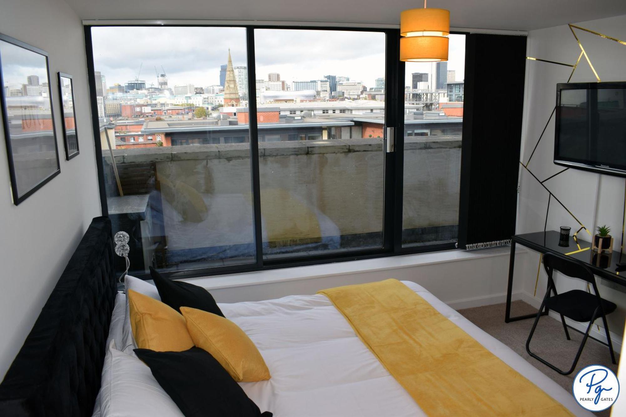 Penthouse - Amazing City Skyline Views - Balcony - Free Extra 2 Hours - Free Parking - Utilita Arena - Bullring Shopping - New St Station- Super King Size Bed Birmingham Exteriör bild